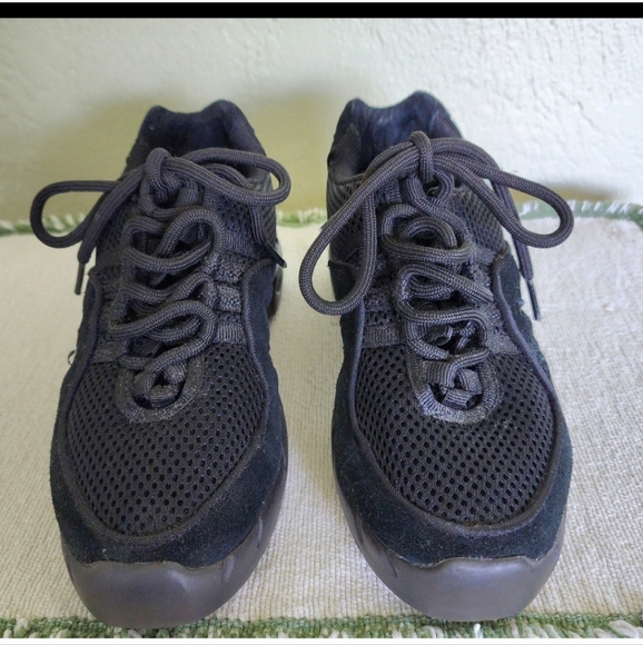 Shoes - Picture 2 of 2